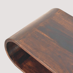 Salontafel met walnoothouten afwerking – elegant licht houtdesign voor gezellige interieurs