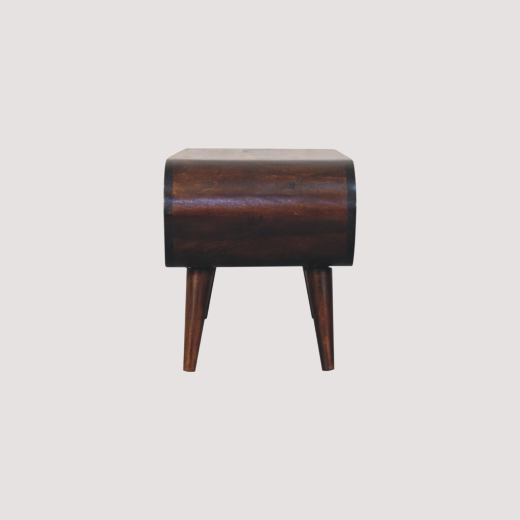 Salontafel met walnoothouten afwerking – elegant licht houtdesign voor gezellige interieurs