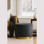 Glamoureuze ronde voetenbank van fluweel – geplooide gestoffeerde voetenbank voor stijlvol comfort