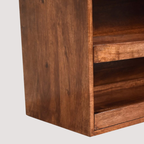 Vintage opbergbank van buffelleer – rijke karamelleren zitting met verborgen schoenenlade