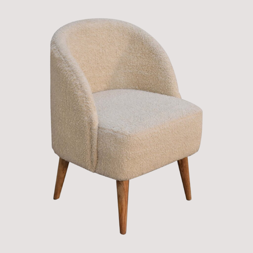 Gebogen Bouclé stoel - Crèmekleurige structuurstof kuipzitting voor moderne interieurs